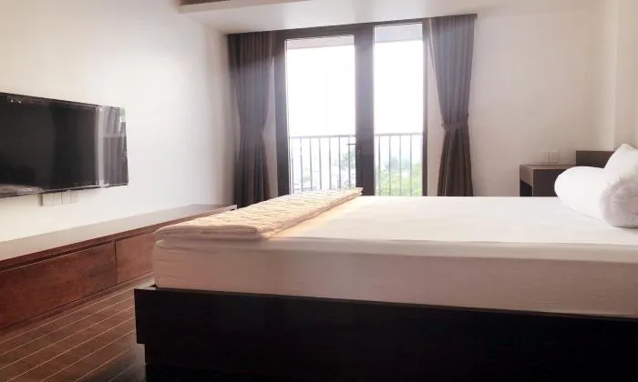 Wooden Style Two Bedroom Apartment For Rent in  District 3 Ho Chi Minh City 90sqm 1,000 USD/month