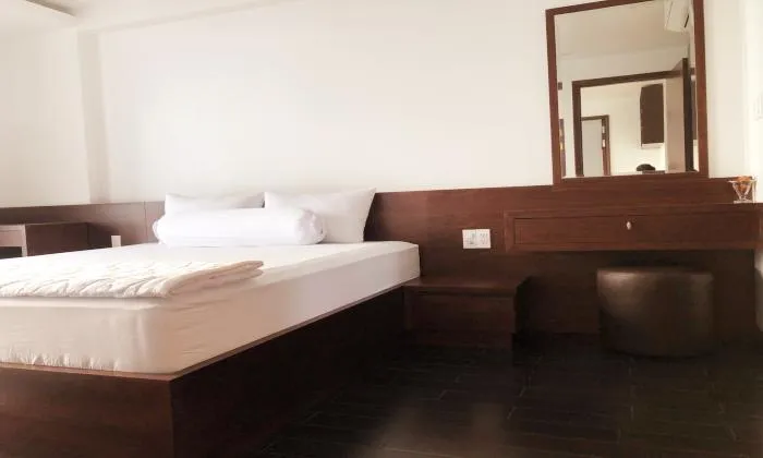 Wooden Style Two Bedroom Apartment For Rent in  District 3 Ho Chi Minh City 90sqm 1,000 USD/month
