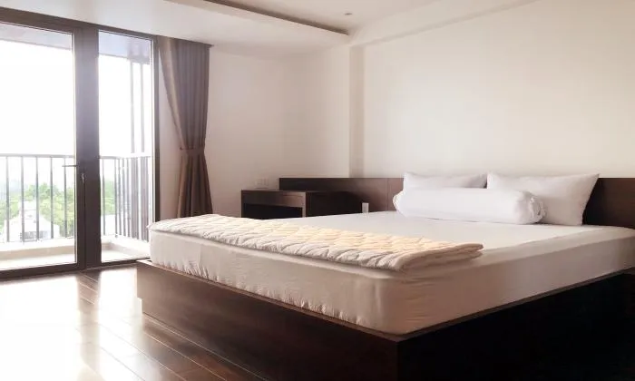 Wooden Style Two Bedroom Apartment For Rent in  District 3 Ho Chi Minh City 90sqm 1,000 USD/month