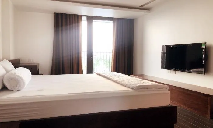 Wooden Style Two Bedroom Apartment For Rent in  District 3 Ho Chi Minh City 90sqm 1,000 USD/month