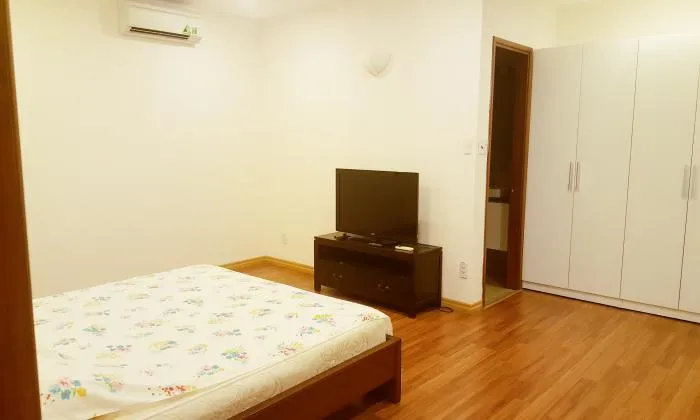 Bright Two Bedroom Serviced Apartment in District 3 HCM City 115sqm 1,000 USD/month