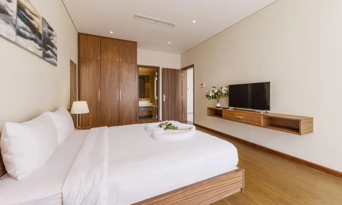 Spacious One Bedroom Apartment For Rent in Center District 3 Ho Chi Minh City 70sqm 1,500 USD/month