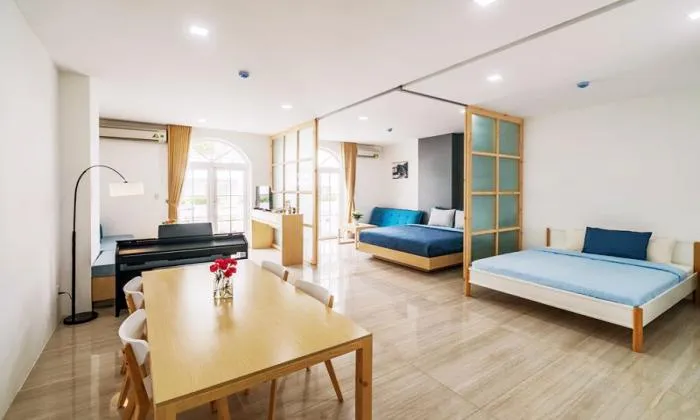 Spacious Balcony Two Bedroom Serviced Apartment For Lease  in District 3 HCM City 82sqm 900 USD/month