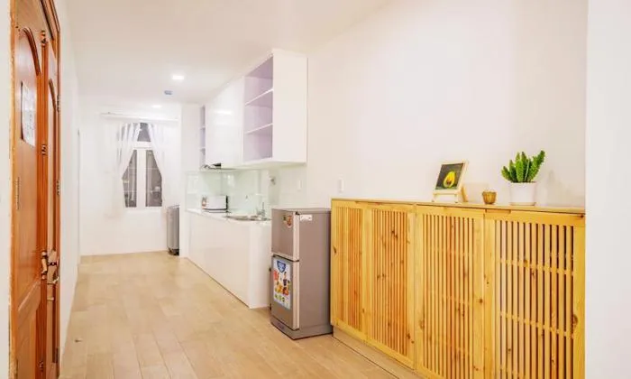 Spacious Balcony Two Bedroom Serviced Apartment For Lease  in District 3 HCM City 82sqm 900 USD/month