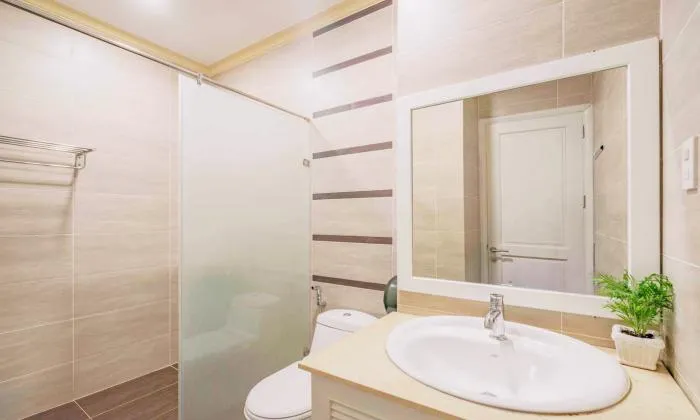 Clean And Nice Balcony Studio Apartment in District 3 Ho Chi Minh City 40sqm 550 USD/month