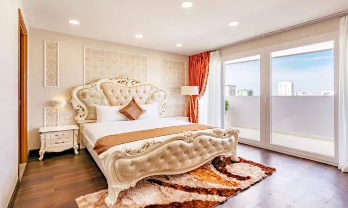 Excellent Penthouse Emerald Seviced Apartment For Rent in District 3 Ho Chi Minh city 105sqm 1,000 USD/month