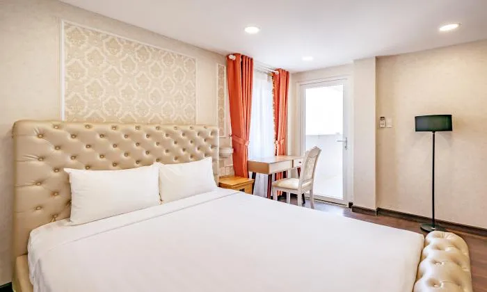 Excellent Penthouse Emerald Seviced Apartment For Rent in District 3 Ho Chi Minh city 105sqm 1,000 USD/month