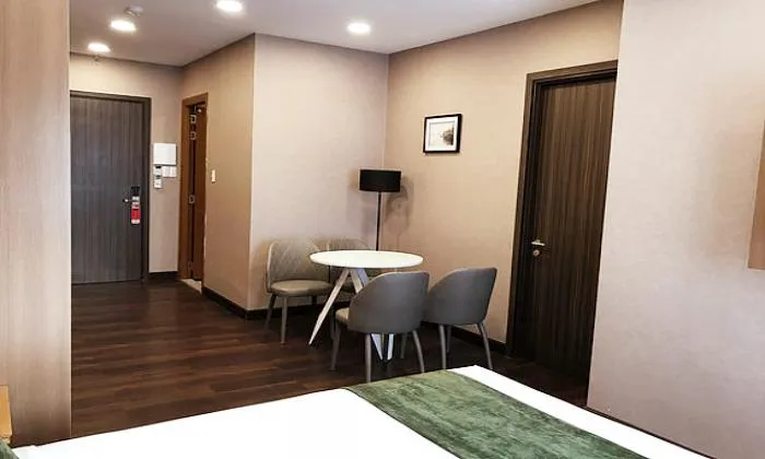Studio Emerald Serviced Apartment For Lease in Huynh Tinh Cua District 3 HCMC 27sqm 610 USD/month