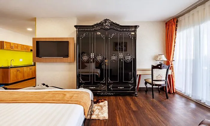 Fresh Light One Bedroom Emerald Serviced Apartment in District 3 Saigon 47sqm 800 USD/month