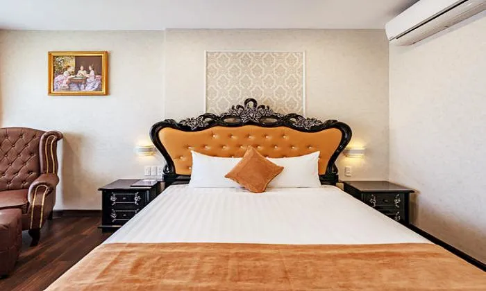 Fresh Light One Bedroom Emerald Serviced Apartment in District 3 Saigon 47sqm 800 USD/month