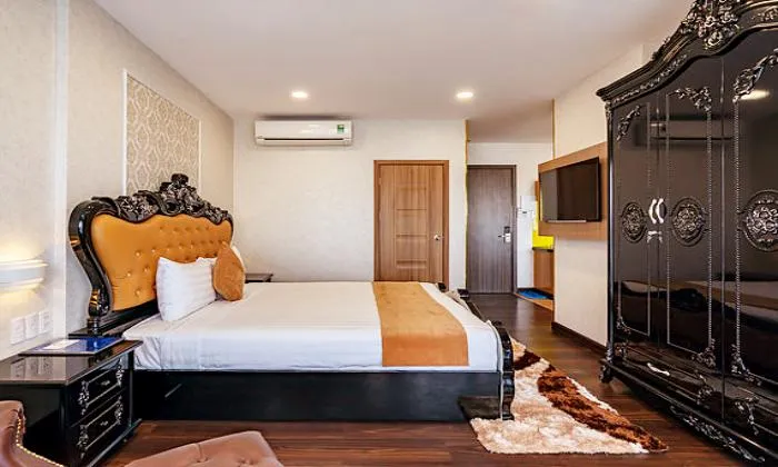 Fresh Light One Bedroom Emerald Serviced Apartment in District 3 Saigon 47sqm 800 USD/month