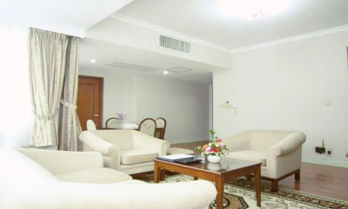 Two Bedrooms Saigon Court Serviced Apartment For Rent, District 3 96sqm 2,000 USD/month