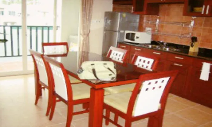 Nice Serviced Apartment in Nguyen Gia Thieu St, District 3, HCM City 90sqm 900 USD/month