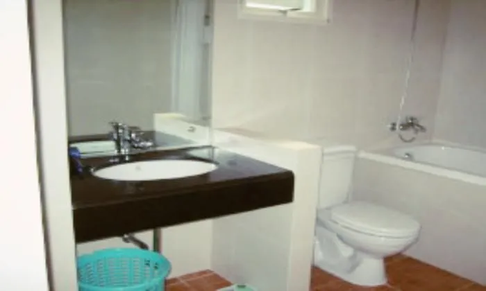 Nice Serviced Apartment in Nguyen Gia Thieu St, District 3, HCM City 90sqm 900 USD/month