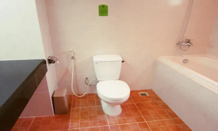 Nice Serviced Apartment in Nguyen Gia Thieu St, District 3, HCM City 90sqm 900 USD/month