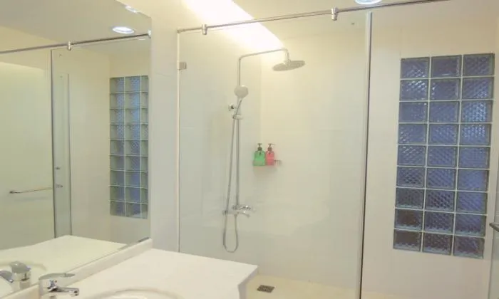 Spacious 2 Beds Serviced Apartment in District 3 HCM City 85sqm 1,200 USD/month