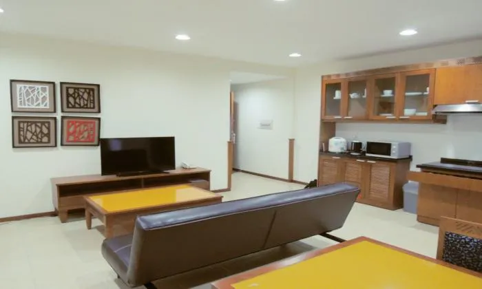 Spacious 2 Beds Serviced Apartment in District 3 HCM City 85sqm 1,200 USD/month