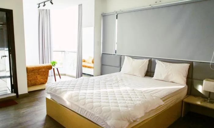 Top Floor One Bedroom Apartment River View District 3 Ho Chi Minh City 45sqm 1,000 USD/month