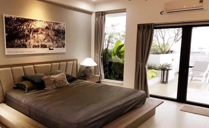 Amazing Penthouse Apartment For Rent in District 4 Ho Chi Minh City 300sqm 3,000 USD/month
