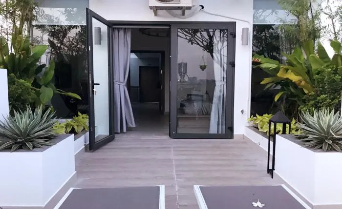 Amazing Penthouse Apartment For Rent in District 4 Ho Chi Minh City 300sqm 3,000 USD/month