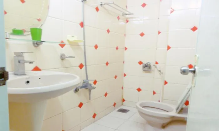 Newly A Room For Rent in District 5 Ho Chi Minh City 30sqm 300 USD/month