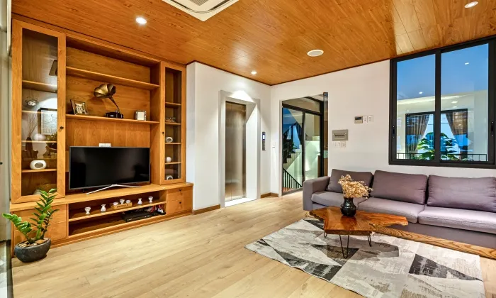 Spacious One Bedroom Serviced Apartment For Rent in Binh Thanh District HCMC 100sqm 1,100 USD/month