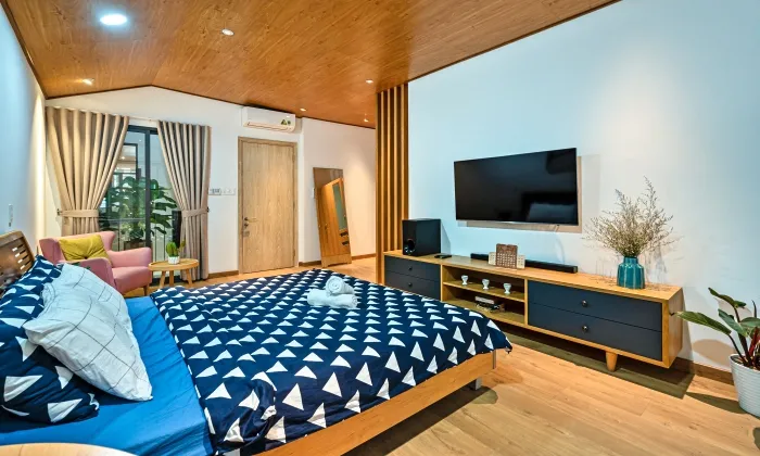 Spacious One Bedroom Serviced Apartment For Rent in Binh Thanh District HCMC 100sqm 1,100 USD/month