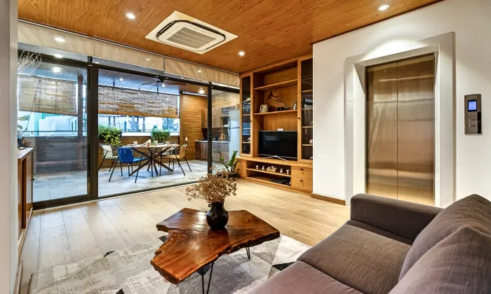 Spacious One Bedroom Serviced Apartment For Rent in Binh Thanh District HCMC 100sqm 1,100 USD/month
