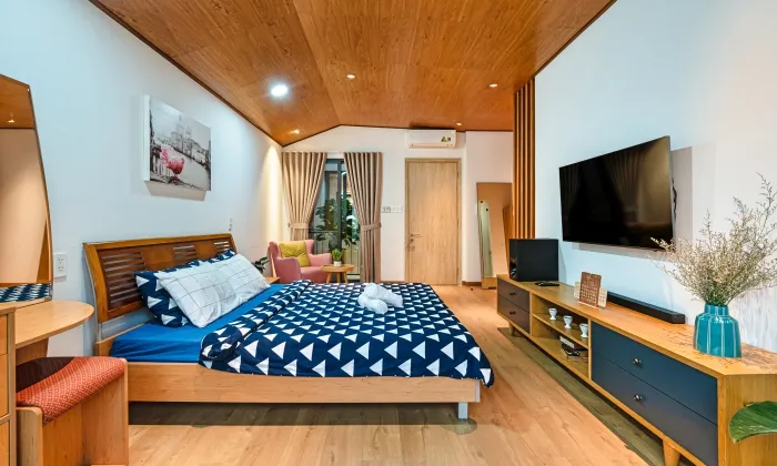 Spacious One Bedroom Serviced Apartment For Rent in Binh Thanh District HCMC 100sqm 1,100 USD/month