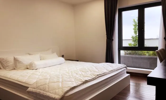 Nice Terrace Penthouse Apartment For Rent Phu Nhuan HCMC 110sqm 1,400 USD/month
