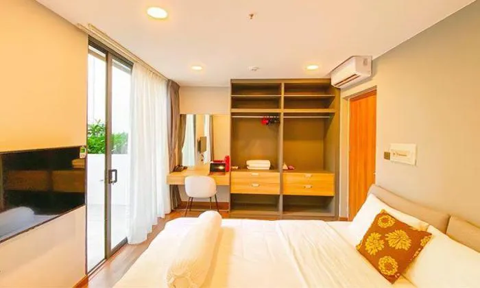 Nice Balcony One Bedroom Lumos Serviced Apartment in Phu Nhuan District HCM City 50sqm 670 USD/month