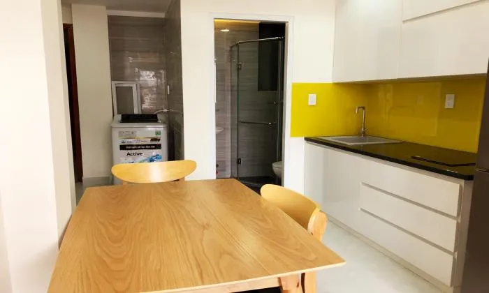 Nice Balcony One Bedroom Apartment For Lease in Tan Binh District HCMC 40sqm 450 USD/month