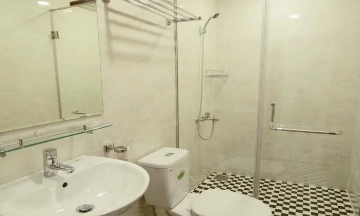 Quiet Two Bedrooms Apartment For Rent in Tan Binh District HCMC 67sqm 600 USD/month