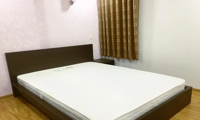 Reasonable Rent Two Bedrooms Apartment In Tan Binh District HCM City 70sqm 600 USD/month