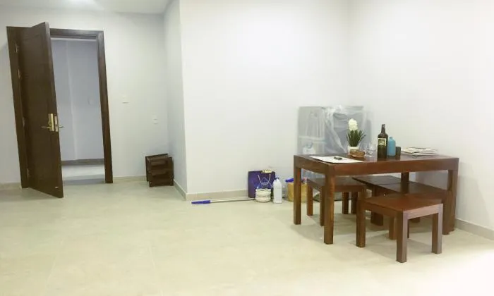 Spacious Two Bedroom Apartment For Lease Near Airport Plaza Tan Binh District HCM 80sqm 1,000 USD/month