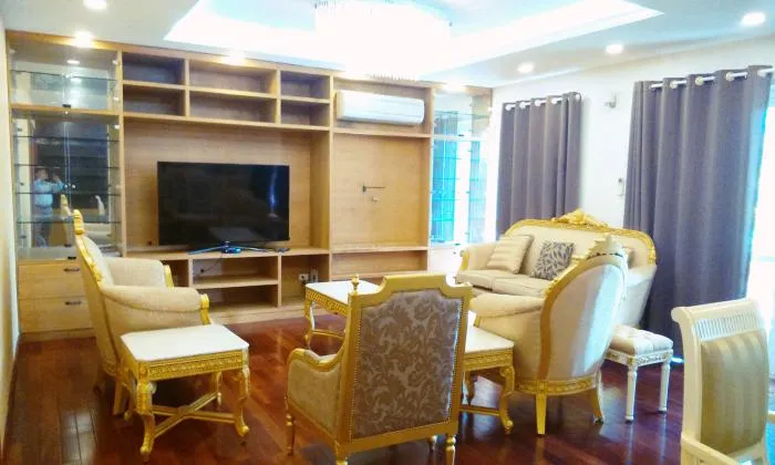 Garden Penthouse Near Tan Son Nhat International Airport Tan Binh District HCM City 300sqm 1,500 USD/month