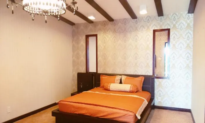 Garden Penthouse Near Tan Son Nhat International Airport Tan Binh District HCM City 300sqm 1,500 USD/month