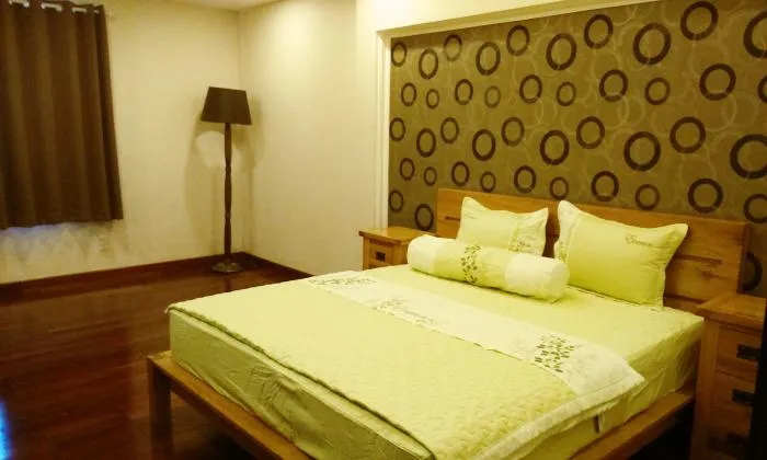 Garden Penthouse Near Tan Son Nhat International Airport Tan Binh District HCM City 300sqm 1,500 USD/month