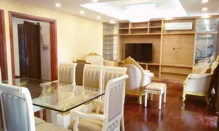 Garden Penthouse Near Tan Son Nhat International Airport Tan Binh District HCM City 300sqm 1,500 USD/month