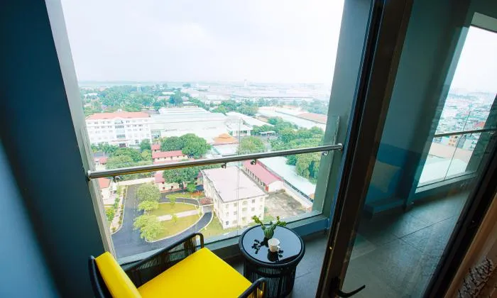 Luxury Living Two Bedroom Republic Plaza Serviced Apartment in Tan Binh District HCMC 70sqm 1,430 USD/month