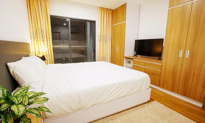 Luxury Living Two Bedroom Republic Plaza Serviced Apartment in Tan Binh District HCMC 70sqm 1,430 USD/month