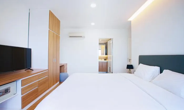 Luxury Living Two Bedroom Republic Plaza Serviced Apartment in Tan Binh District HCMC 70sqm 1,430 USD/month