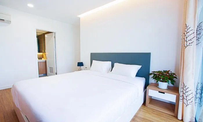 Luxury Living Two Bedroom Republic Plaza Serviced Apartment in Tan Binh District HCMC 70sqm 1,430 USD/month