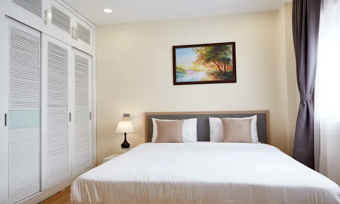 Good Size 01 Bedroom Apartment Dong Nai Street Tan Binh HCMC 50sqm 600 USD/month