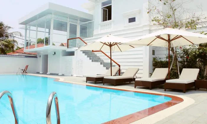 Fully Furnished Villa For Rent in Compound Tran Ngoc Dien HCM City 450sqm 4,100 USD/month