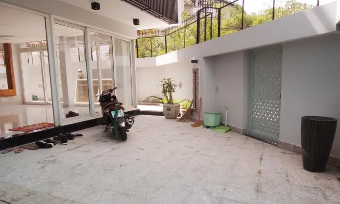 Unfurnished Modern Villa For Rent in Nguyen Van Huong Street Thao Dien HCMC 300sqm 2,500 USD/month