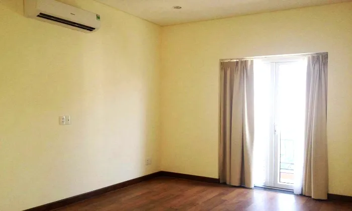 Nice House With Many Bedrooms For Rent in District 2 Ho Chi Minh City 150sqm 2,300 USD/month