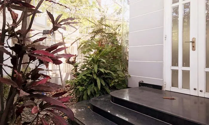Unfurnished House For Rent in Nguyen Van Huong Street HCMC 250sqm 2,000 USD/month