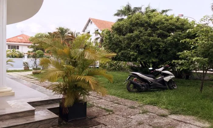 Four Bedroom Green Field Villa For Rent in District 2 Ho Chi Minh City 350sqm 3,000 USD/month