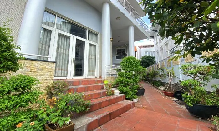 Partly Furnished Villa in Nguyen Van Huong Thao Dien HCMC 590sqm 3,500 USD/month